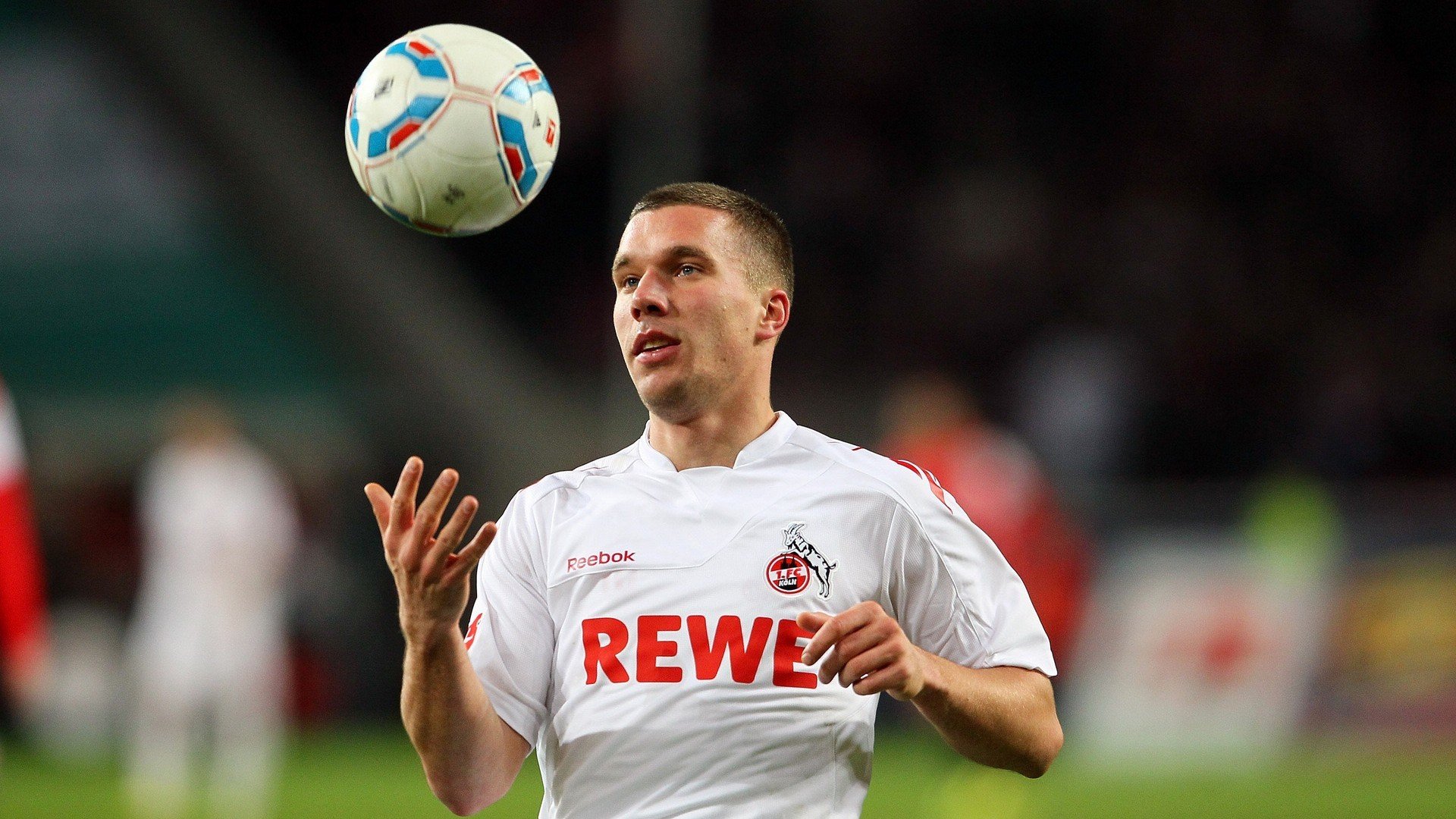 突破封锁的绿茵密码,阿坎吉如何成为喀麦隆足球的关键先生