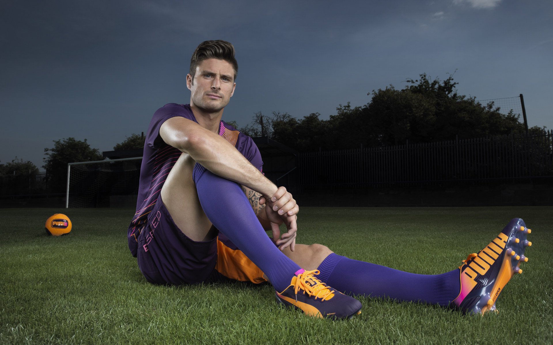 赛道之外的争冠之夜,当本泽马在防守端锁死对手